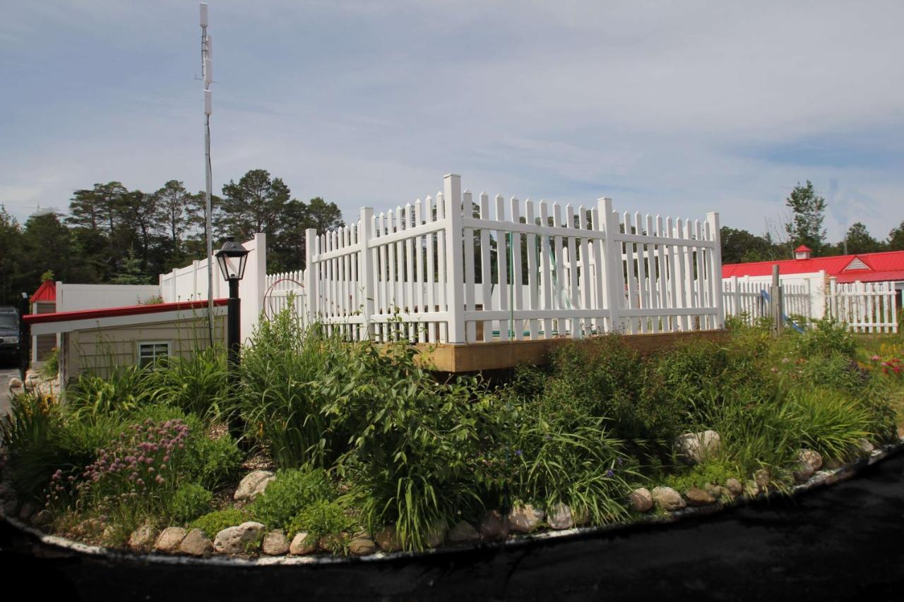 Mackinac Lake Trail Motel Mackinaw City Oda fotoğraf